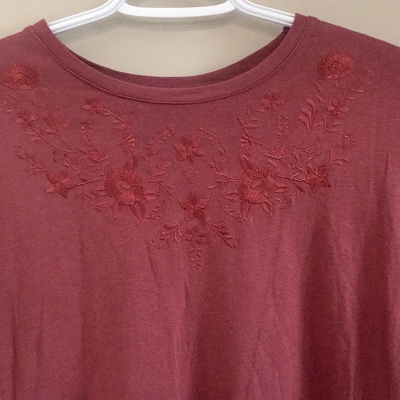 Burgundy Soft Ardene Flower T-Shirt - Picture 2 of 4